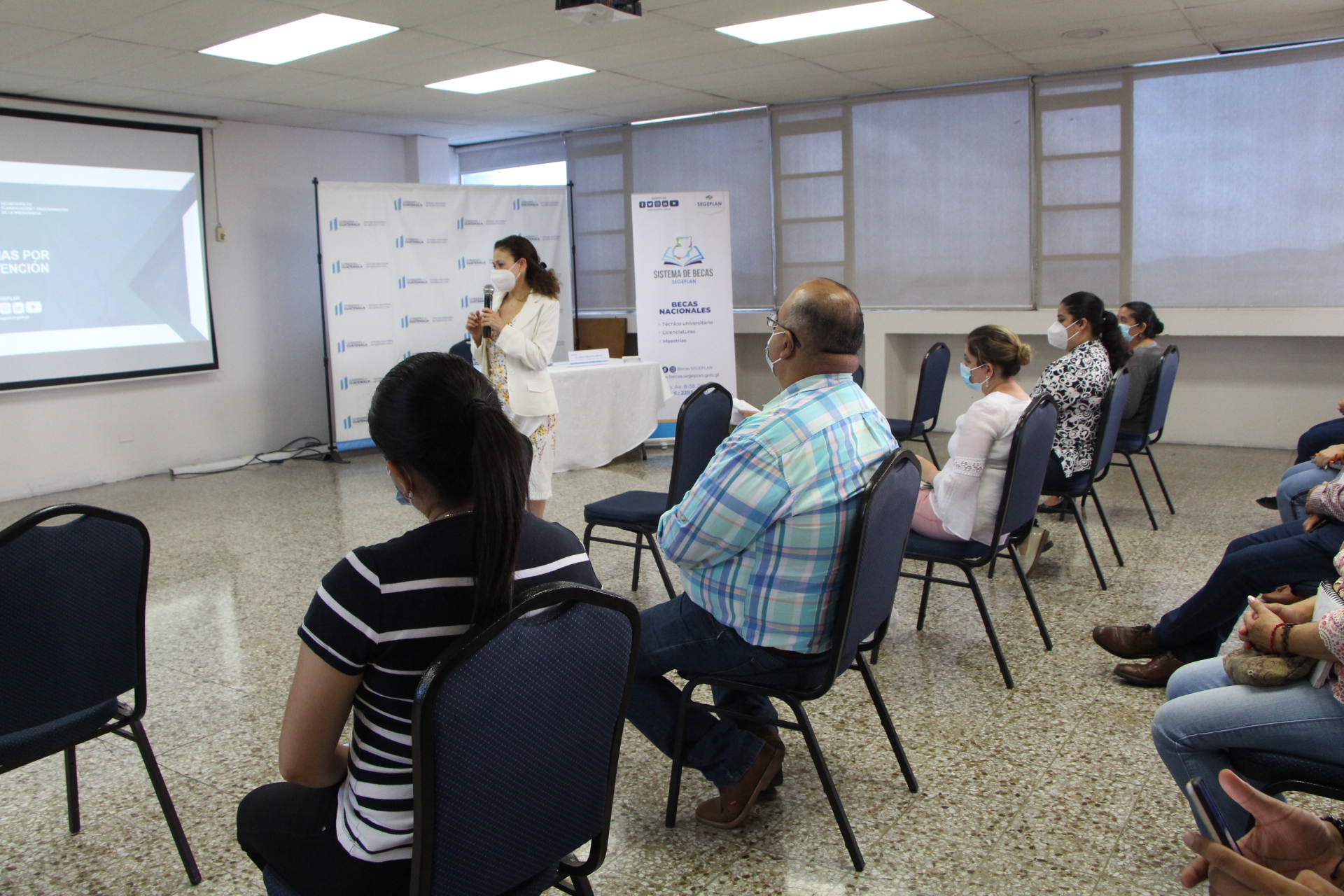 Personal de Onsec recibe información de becas que impulsa SEGEPLAN